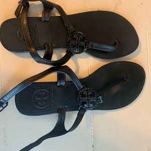 Black sandals Tory B style